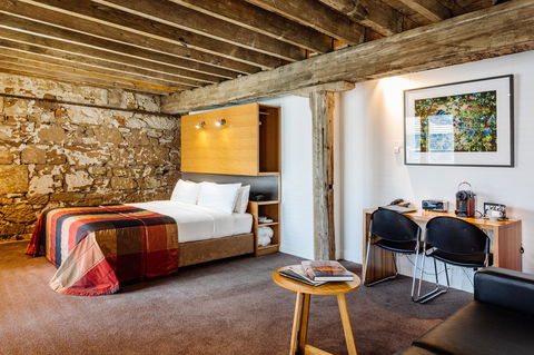 The Henry Jones Art Hotel - Accommodation Main Beach 42