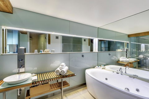 The Henry Jones Art Hotel - Accommodation Main Beach 20