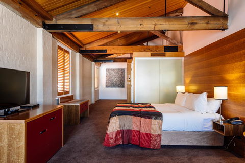 The Henry Jones Art Hotel - Accommodation Main Beach 25