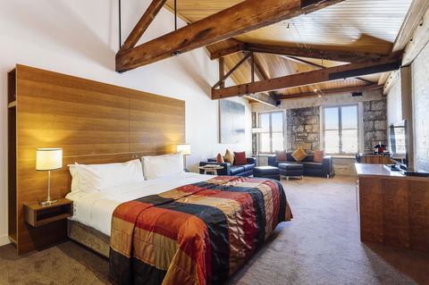 The Henry Jones Art Hotel - Accommodation Main Beach 6