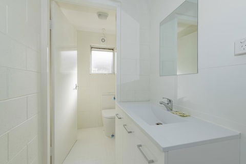 4 Bedroom House - Hobart CBD - Free Parking - Free WIFI - Accommodation Main Beach 24