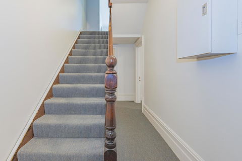 4 Bedroom House - Hobart CBD - Free Parking - Free WIFI - Accommodation Main Beach 7