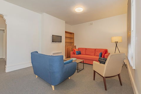 4 Bedroom House - Hobart CBD - Free Parking - Free WIFI - Accommodation Main Beach 22
