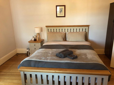 Riverbank Villa - Accommodation Main Beach 1