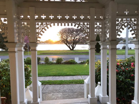 Riverbank Villa - Accommodation Main Beach 8