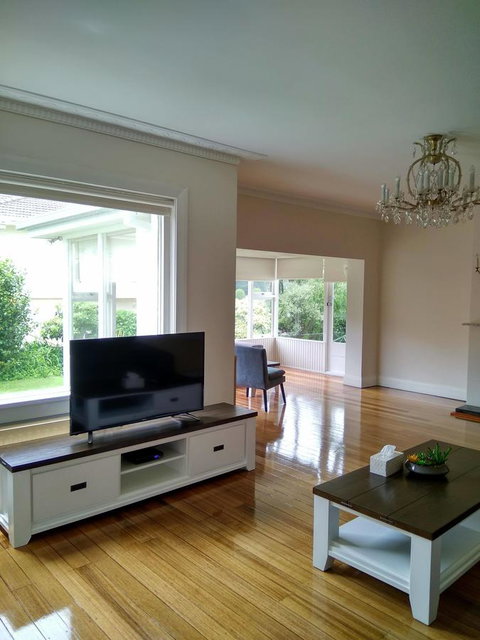 Riverbank Villa - Accommodation Main Beach 19