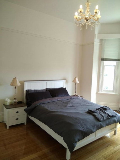 Riverbank Villa - Accommodation Main Beach 12