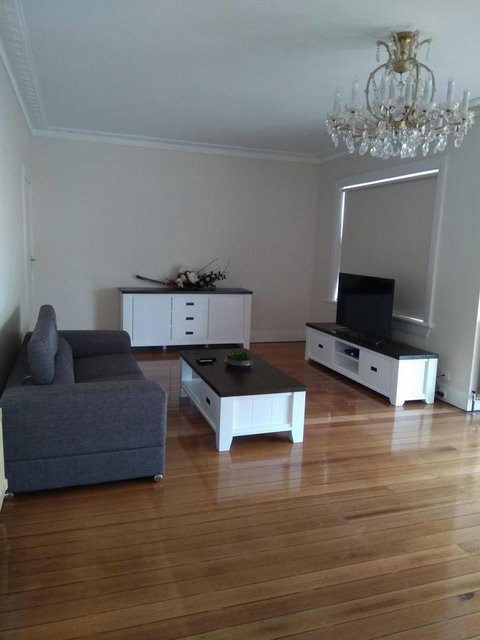 Riverbank Villa - Accommodation Main Beach 21