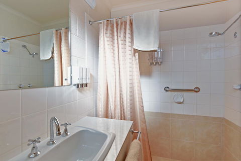 Gold Rush Inn - Accommodation Main Beach 24