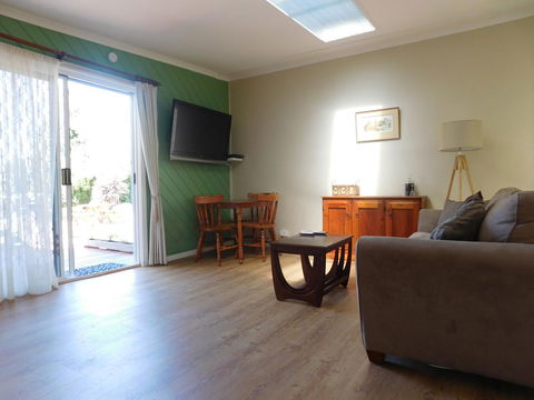 Amble\'a\'While On Tamar - Accommodation Main Beach 16