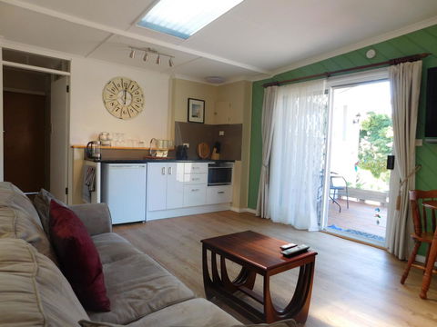 Amble\'a\'While On Tamar - Accommodation Main Beach 37