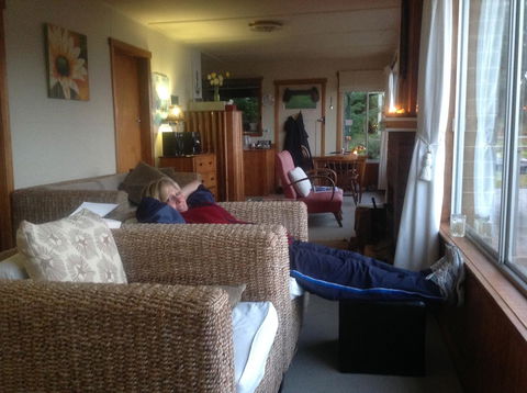 Summertime Cottage - Accommodation Main Beach 37