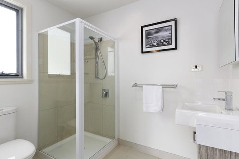 170 Hazards View Drive - Unit 2 - Accommodation Main Beach 9