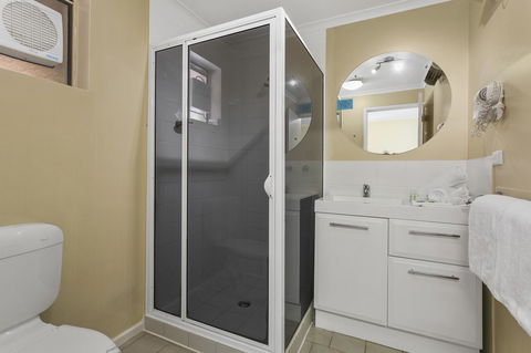 Elphin Serviced Apartments - Accommodation Main Beach 40