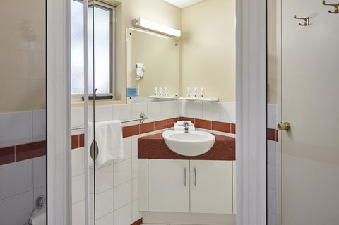 Elphin Serviced Apartments - Accommodation Main Beach 6