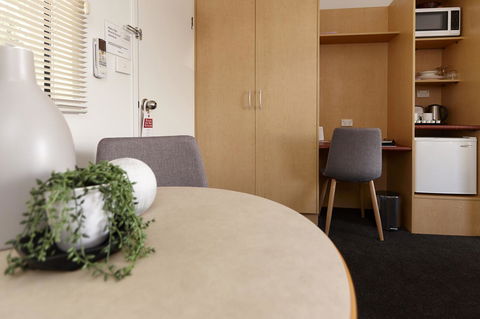 Elphin Serviced Apartments - Accommodation Main Beach 29