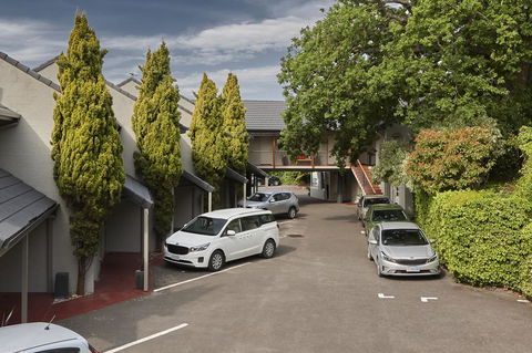 Elphin Serviced Apartments - Accommodation Main Beach 12