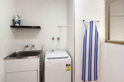 Elphin Serviced Apartments - Accommodation Main Beach 28