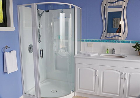 Banksy's By The Bay - Accommodation Main Beach 13