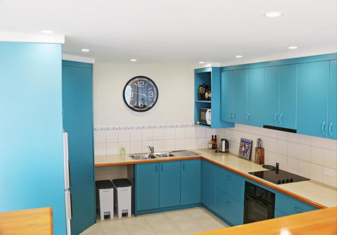 Banksy's By The Bay - Accommodation Main Beach 5