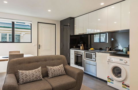 110 Hampden Apartments - Accommodation Main Beach 1
