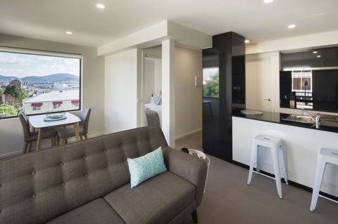 110 Hampden Apartments - Accommodation Main Beach 27