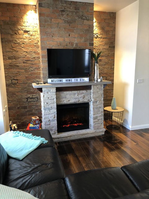 Apartment 5ive - Accommodation Main Beach 2