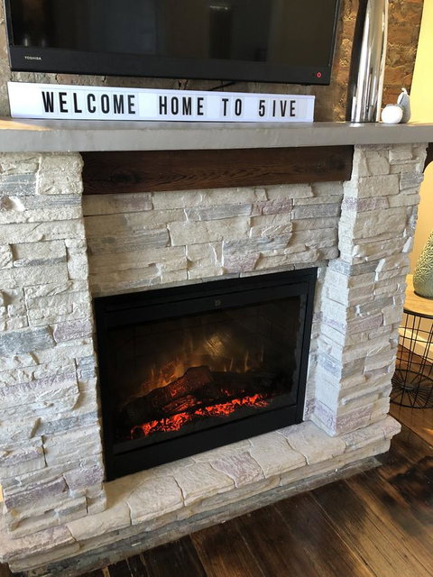 Apartment 5ive - Accommodation Main Beach 4