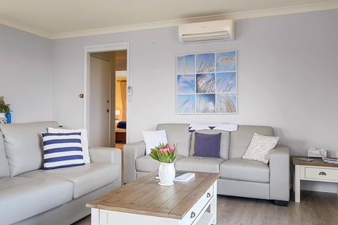 Omaroo Cottage Bruny Island - Accommodation Main Beach 4