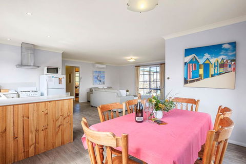 Omaroo Cottage Bruny Island - Accommodation Main Beach 7