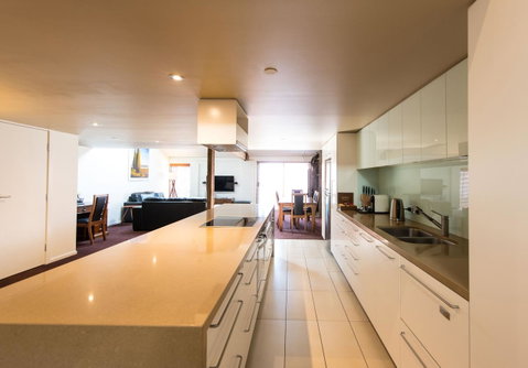 Sullivans Cove Apartments - Accommodation Main Beach 23