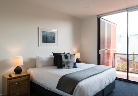 Sullivans Cove Apartments - Accommodation Main Beach 40
