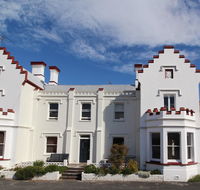 Trinity Hill Apartments - Accommodation Main Beach