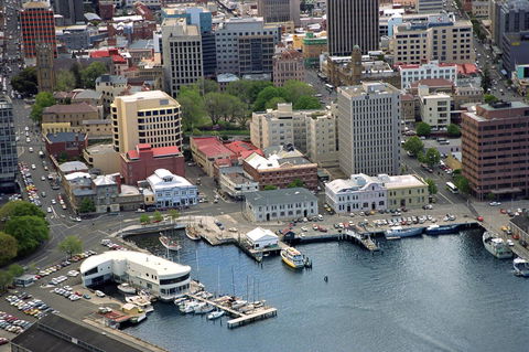 Hobart Waterfront Apartments - Accommodation Main Beach 6