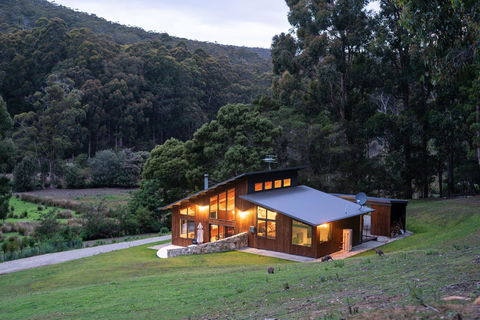 Adventure Bay Retreat Bruny Island - Accommodation Main Beach 2
