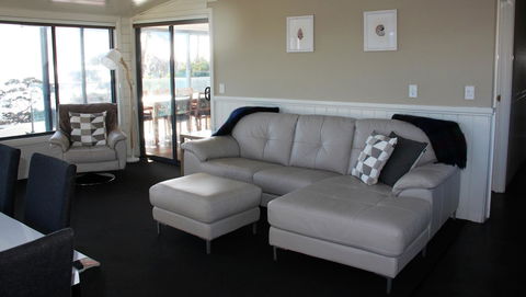 SEA EAGLE COTTAGE Amazing Views Of Bay Of Fires - Accommodation Main Beach 5