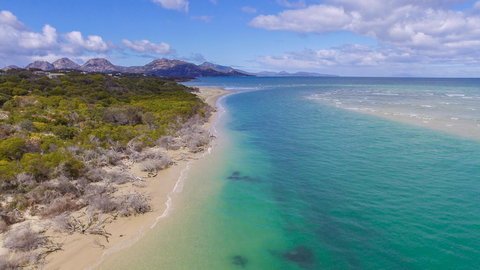 Cocktails With A View - Accommodation Main Beach 18