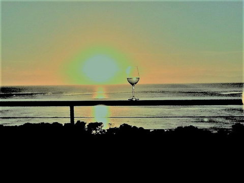 Cocktails With A View - Accommodation Main Beach 20