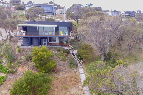 Cocktails With A View - Accommodation Main Beach 21