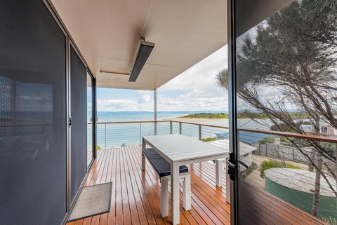 Cocktails With A View - Accommodation Main Beach 15