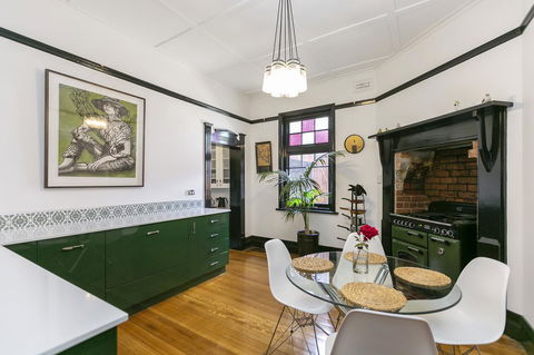 Insomnia On Elizabeth - Accommodation Main Beach 0