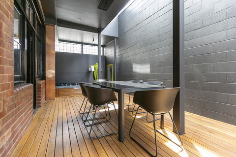 Insomnia On Elizabeth - Accommodation Main Beach 24