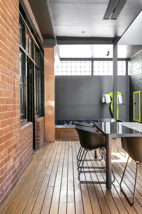 Insomnia On Elizabeth - Accommodation Main Beach 3