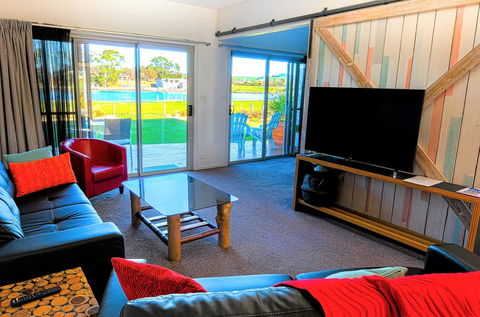 Ulverstone River Edge HolidayApartments - Accommodation Main Beach 6