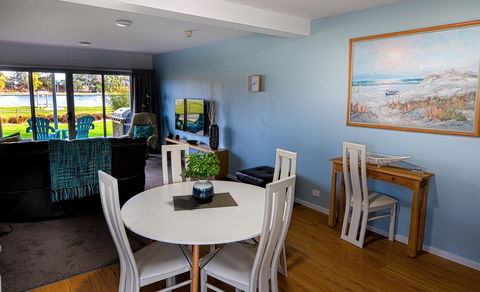 Ulverstone River Edge HolidayApartments - Accommodation Main Beach 9