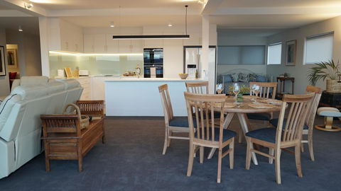 Anchorage Tasmania - Accommodation Main Beach 6