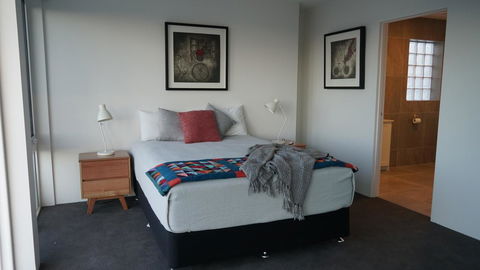 Anchorage Tasmania - Accommodation Main Beach 2