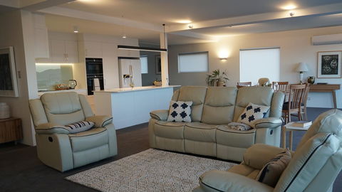 Anchorage Tasmania - Accommodation Main Beach 5