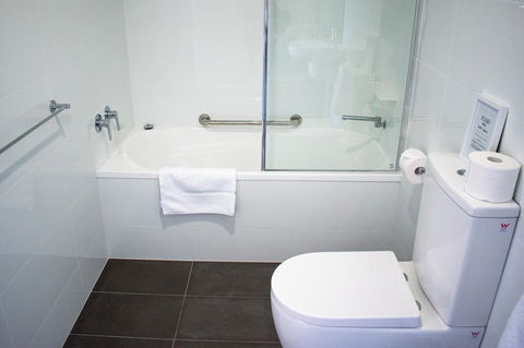 Tamar House - Accommodation Main Beach 11