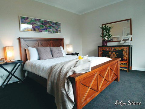 The WeareHouse In Deloraine - Accommodation Main Beach 23
